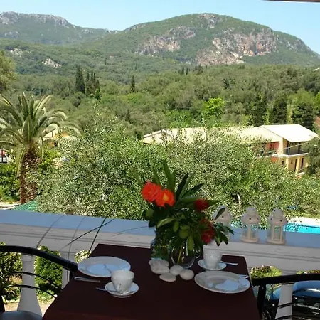 Papoulas Apartament *