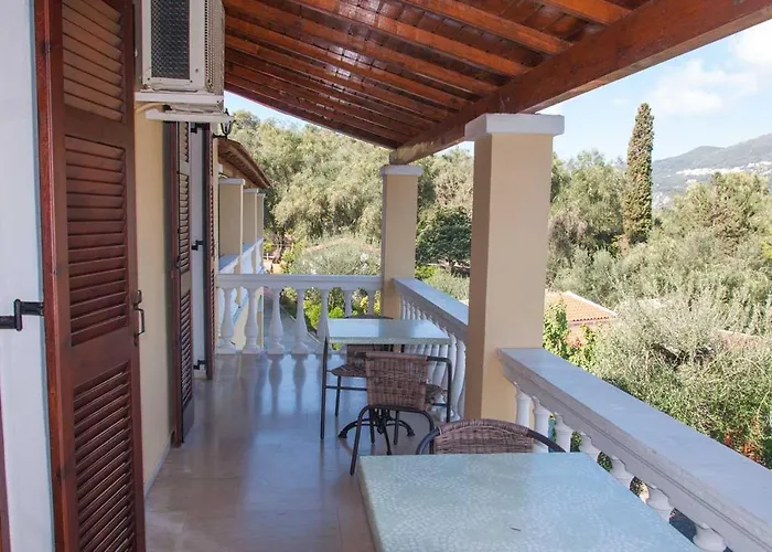 Papoulas Lägenhet Liapades